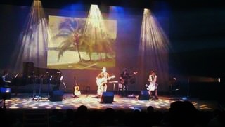 936436_209344082551911_1916549208_n